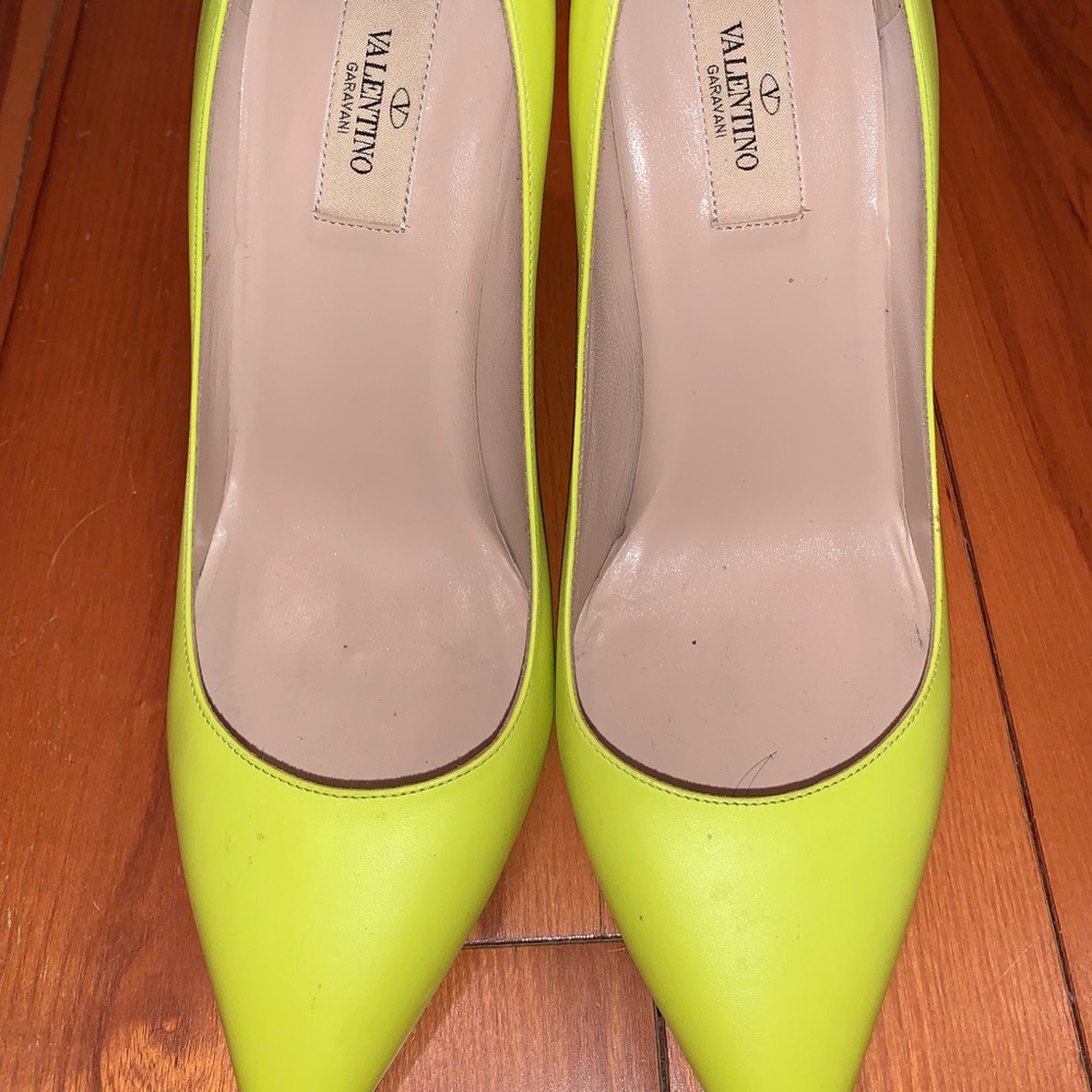 Size 39 .
